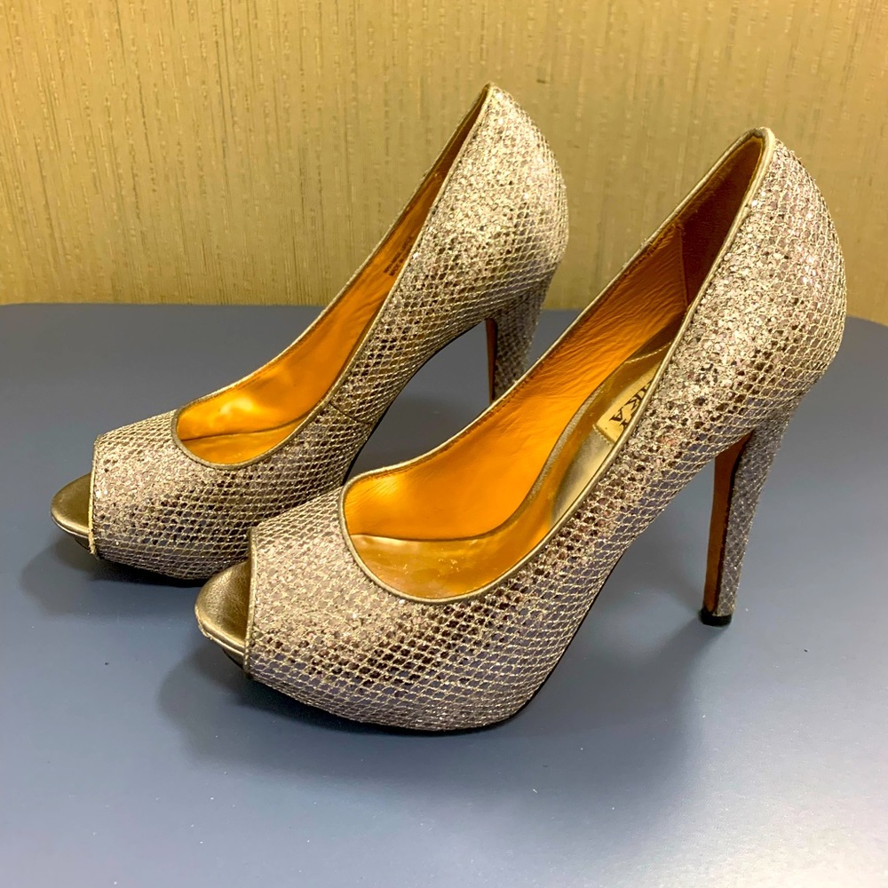 Badgley Mischka Silver peep-toe pumps, size 7